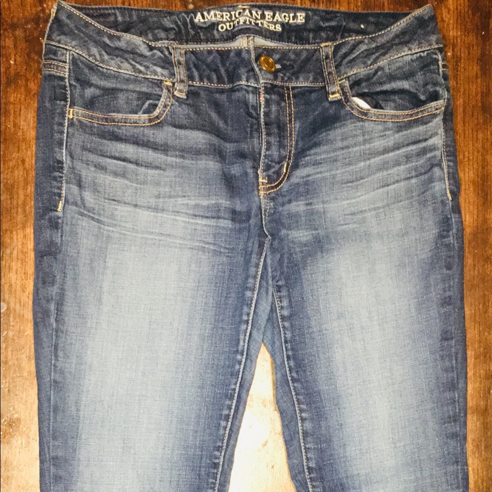 AMERICAN EAGLE OUTFITTERS